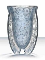 Lalique Butterfly Vase frosted stained 1936.jpg
