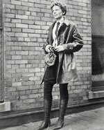 Amelia Earhart, 1927.jpg