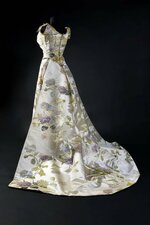 Worth, Paris. 1900.jpg