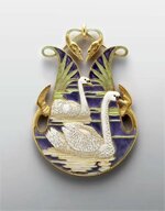 'Two swans' pendant  by René Lalique 1900 .jpg