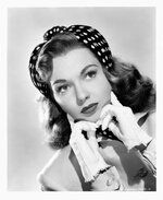 Gloria Henry sbout 1943.jpg