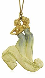 AN ART NOUVEAU ENAMEL PENDENT NECKLACE, BY RENÉ LALIQUE.jpg