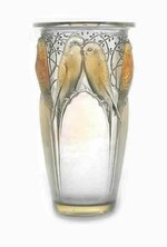 Lalique Vase, 1924.jpg