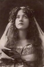 Maude Fealy, about 1910.jpg