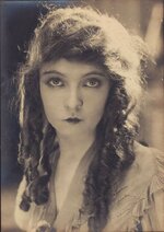 Silent Star Lillian Gish.jpg