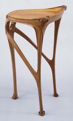 Guimard Side-table, 1904.jpg