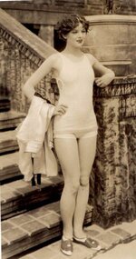 Before Bikini Era_ 36 Vintage Photos of Female Swimsuits in the 1930s.jpg