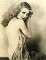 Jeanette Loff, 1928.jpg