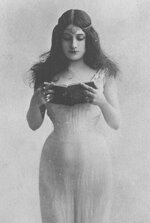 Mlle_ Cora Laparcerie Belle.jpg